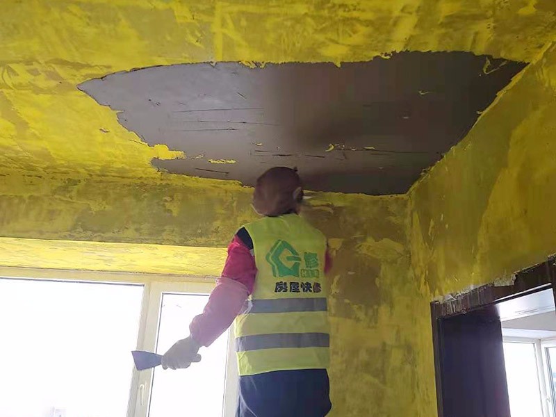 内墙翻新施工可以直接刷乳胶漆吗？一修师傅告诉你施工公司