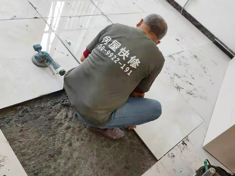 卫生间改造：卫生间翻新装修应该如何搭配瓷砖颜色？施工公司